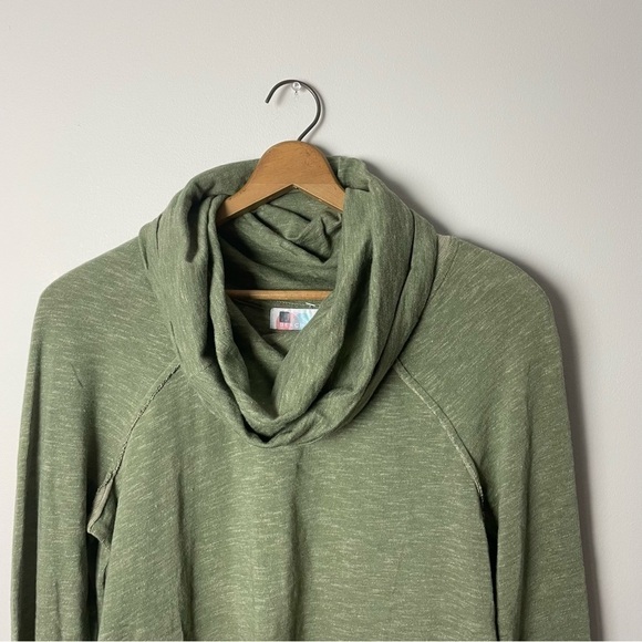 [Free People] Green Cowl Neck Raw Hem Boho Long Sleeve Top - Picture 2 of 8